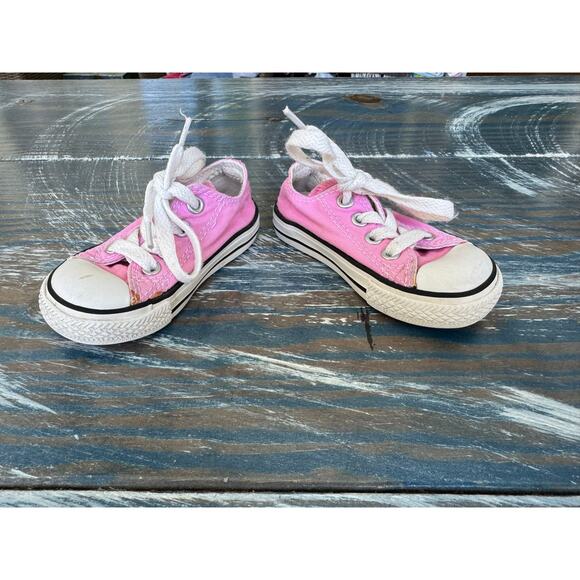 Converse All Star PINK Kids/toddler/baby sneakers/shoes, size 4 - Picture 2 of 9